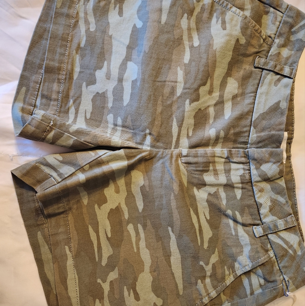 Caslon Camouflage Women Shorts
